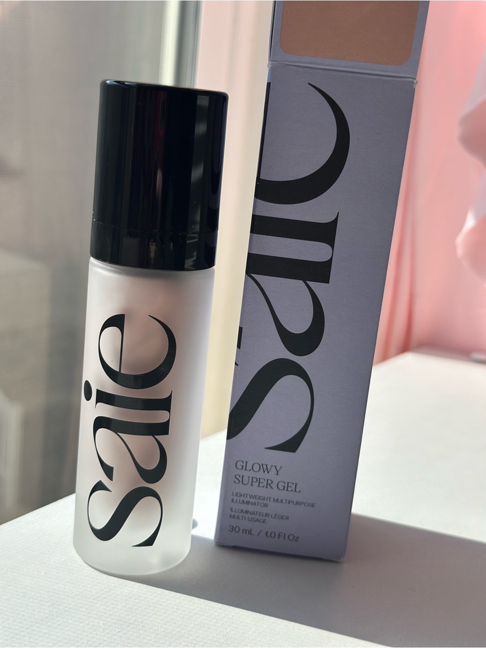 Saie Glowy Super Gel Illuminator highlighter full size in box